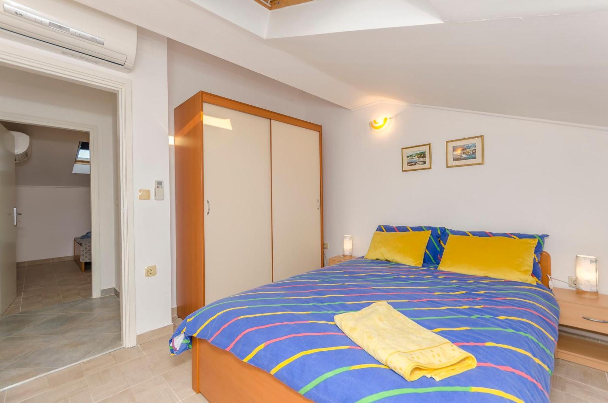 Maris Apartment *